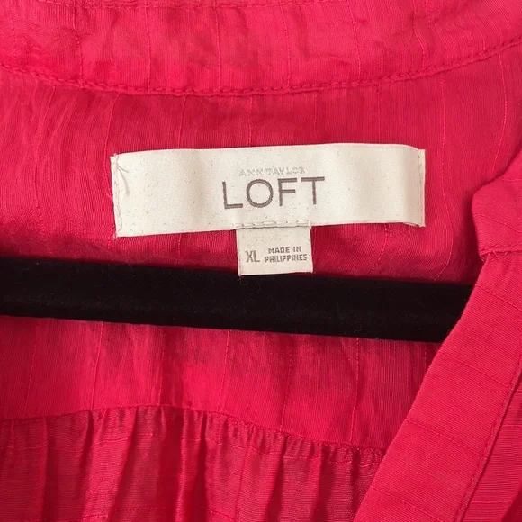 LOFT Sleeveless Coral Blouse - Picture 3 of 4